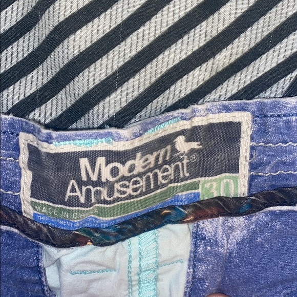 Men’s Stylish Modern Amusement Flat Front shorts - Picture 2 of 3